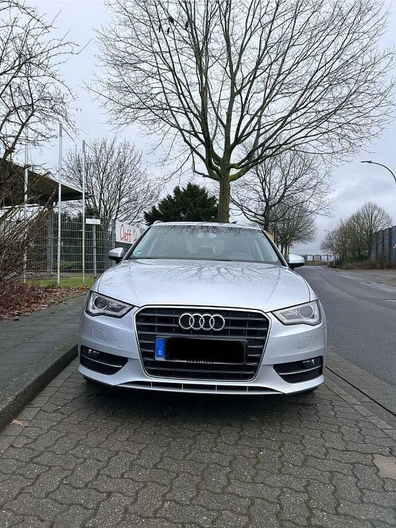 Gebraucht 2013 Audi A3 Ambiente Limousine | 9.500 € (Etwas zu teuer) - Bild 1/4