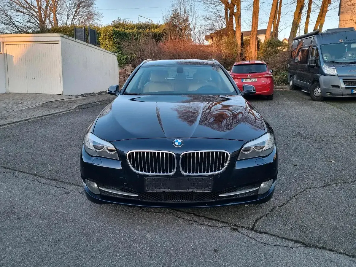 Gebraucht BMW 525 218 PS (160 kW) 2012 Blau Kombi
