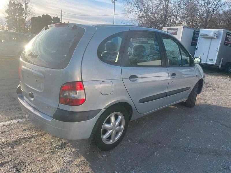 Gebraucht Renault Scénic II 111 PS (81 kW) 2008 Silber Van / Kleinbus