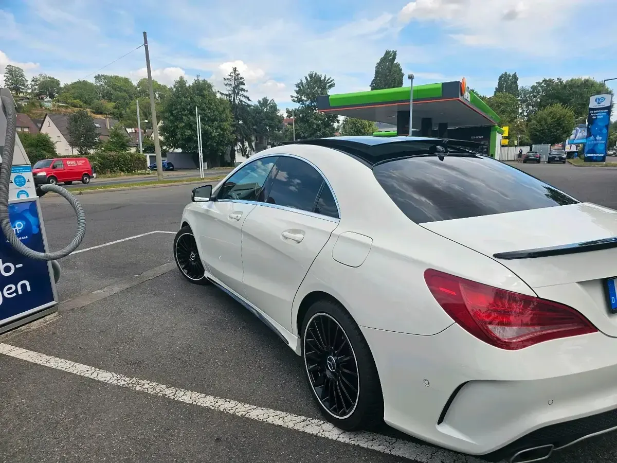 Gebraucht Mercedes CLA180 AMG 122 PS (89 kW) 2013 Weiß Coupé