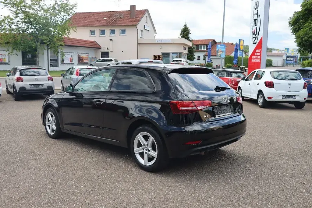 Gebraucht Audi A3 Comfort 116 PS (85 kW) 2017 Schwarz Kleinwagen