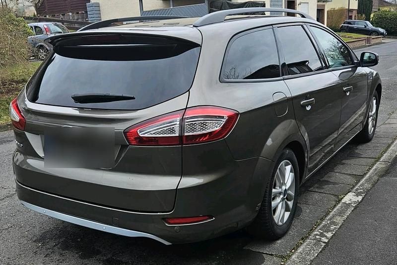 Gebraucht Ford Mondeo 160 PS (117 kW) 2012 Grün Kombi