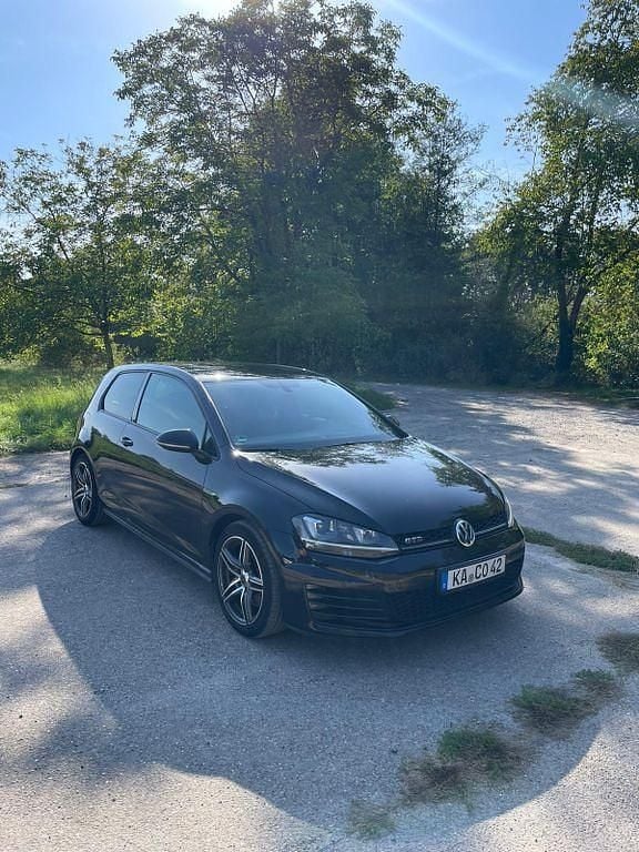 Schwarz Gebraucht 2014 VW Golf GTD Limousine | 13.200 € (Fairer Preis) - Bild 1/4