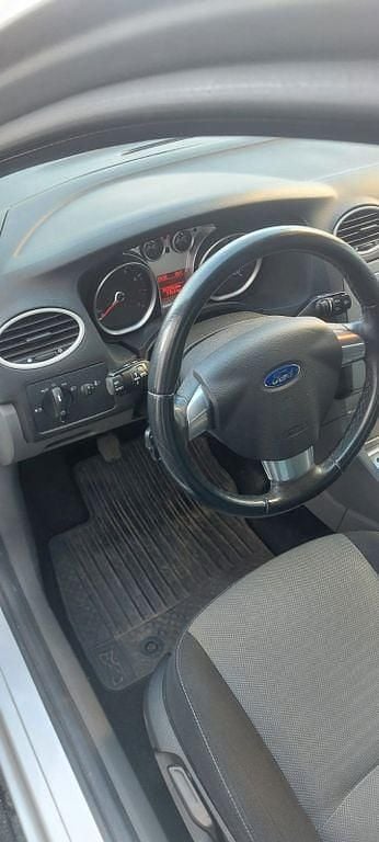 Usata Ford Focus 125 CV (91 kW) 2009 Argento Berlina