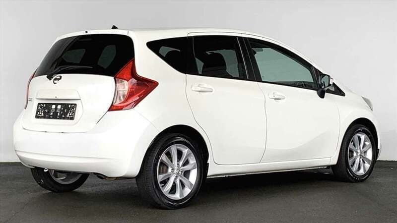 Gebraucht Nissan Note S 98 PS (72 kW) 2016 Weiss / whitebrillant / metallic Van / Kleinbus