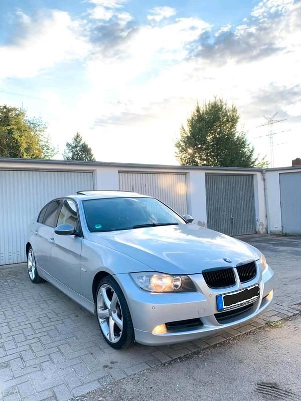 Grau Gebraucht 2006 BMW 320 Limousine | 2.950 € (Fairer Preis) - Bild 1/4