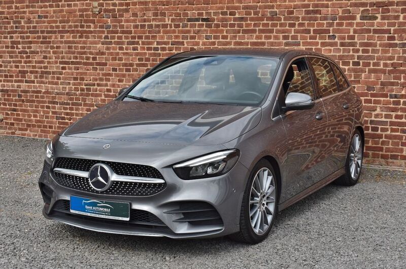 Grau Gebraucht 2019 Mercedes B180 AMG line Van / Kleinbus | 19.290 € (Fairer Preis) - Bild 1/4