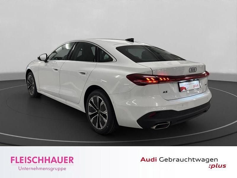 Second-hand Audi A5 Sport 204 CP (150 kW) 2025 Alb Berlinǎ