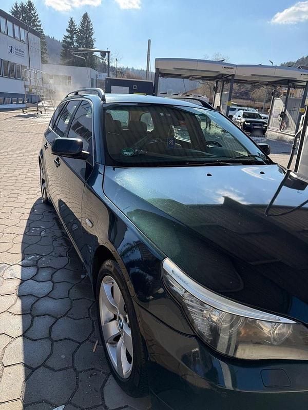 Gebraucht BMW 530 231 PS (169 kW) 2007 Grün Kombi