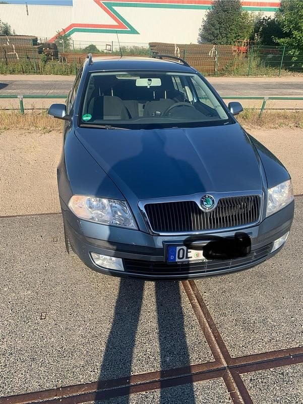Blau Gebraucht 2009 Skoda Octavia Kombi | 3.300 € (Etwas zu teuer) - Bild 1/4