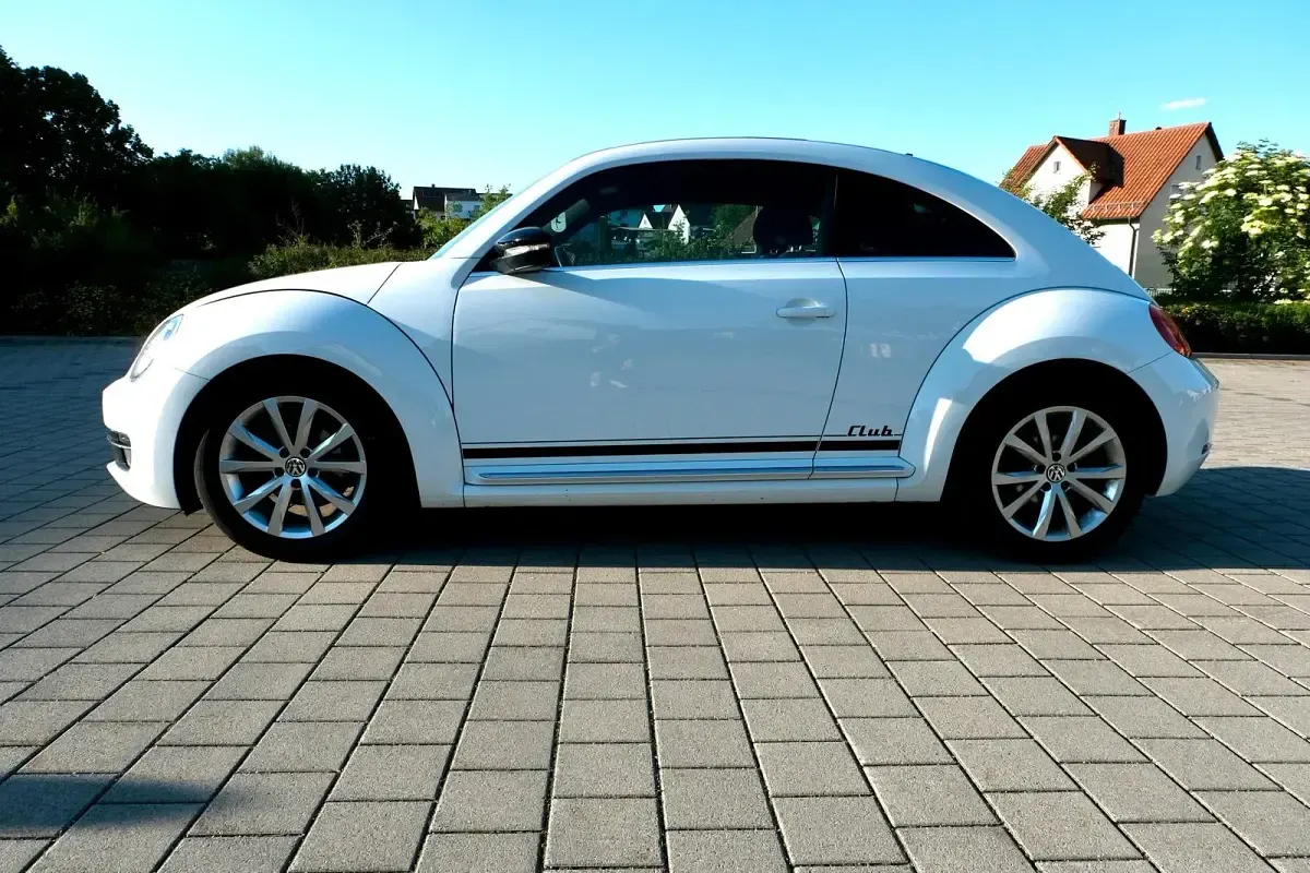 Gebraucht VW Beetle CLUB 110 PS (80 kW) 2015 Weiß Kleinwagen