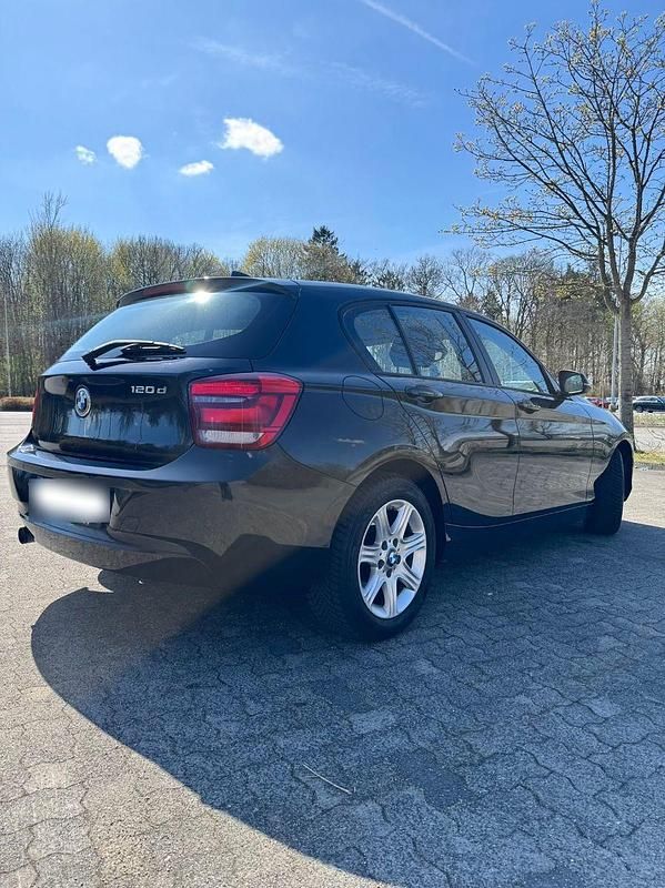 Gebraucht BMW 120 184 PS (135 kW) 2014 Schwarz Kleinwagen