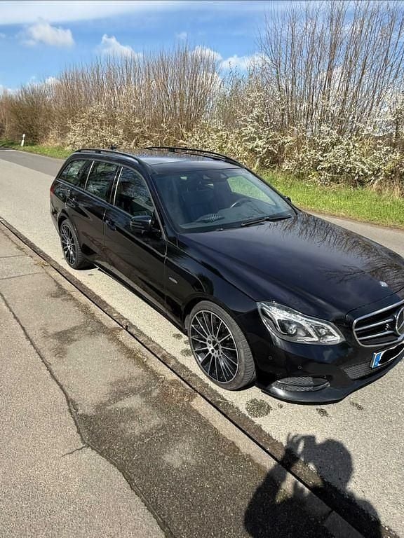 Gebraucht Mercedes E300 231 PS (169 kW) 2015 Schwarz Limousine