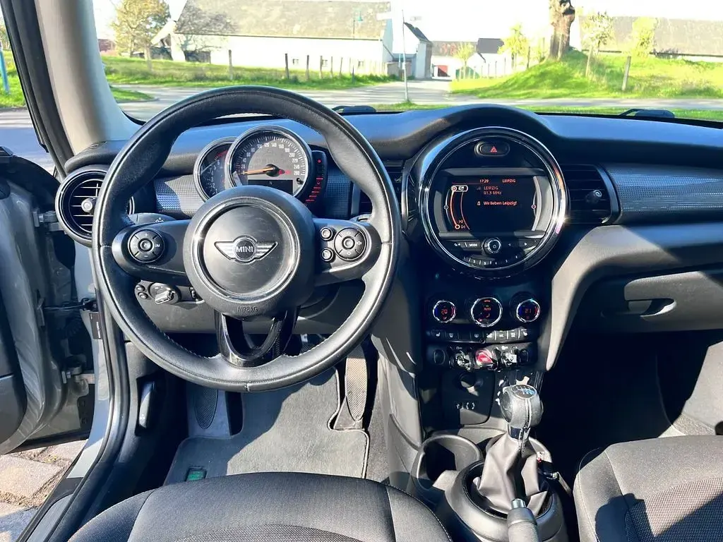 Używany Mini Cooper 136 KM (100 kW) 2016 Szary Hatchback