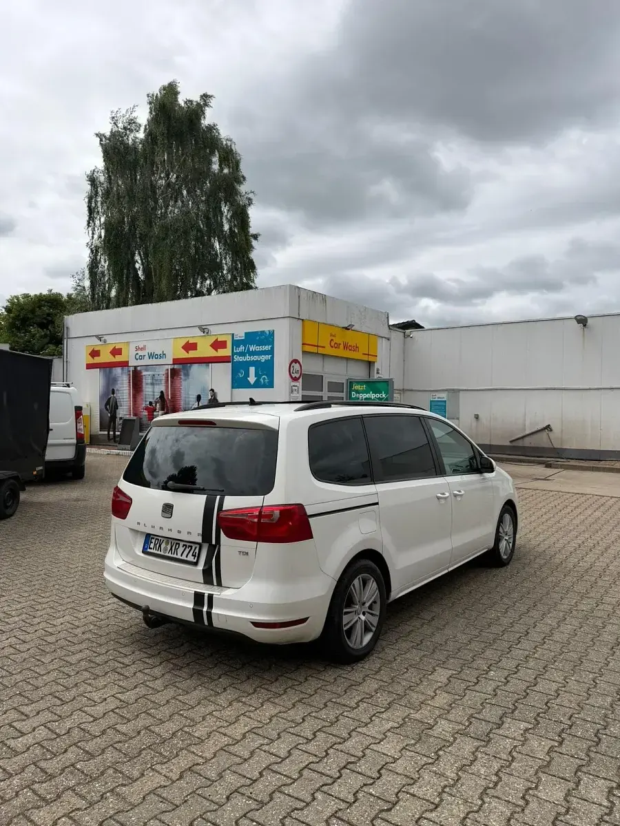 Gebraucht Seat Alhambra Style 140 PS (102 kW) 2011 Weiß Van / Kleinbus