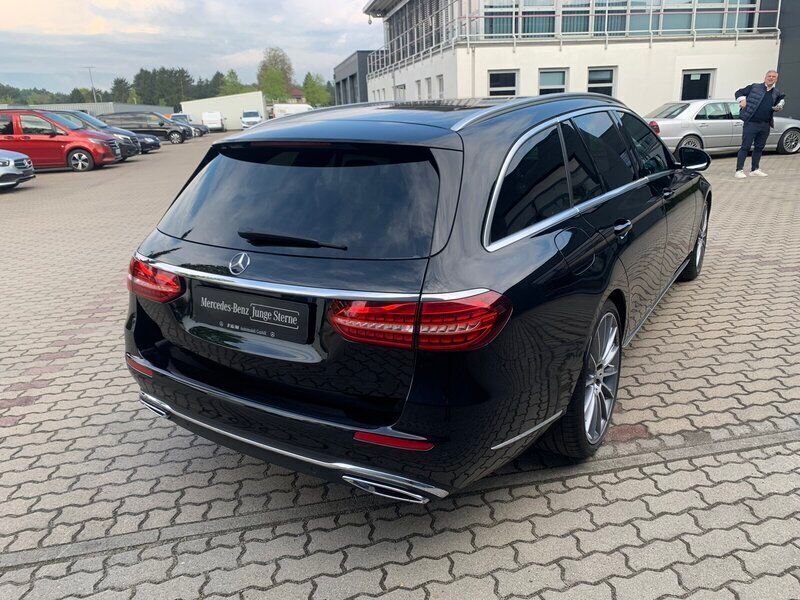 Gebraucht Mercedes E200 Exclusive 197 PS (144 kW) 2023 Unilack schwarz Kombi