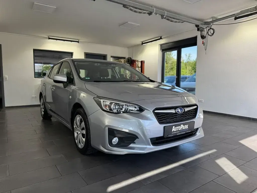 Gebraucht Subaru Impreza Trend 114 PS (83 kW) 2019 Silber Limousine