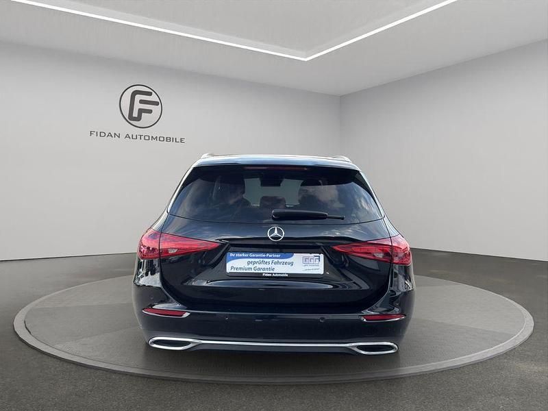 Gebraucht Mercedes C220 200 PS (147 kW) 2023 Schwarz Limousine
