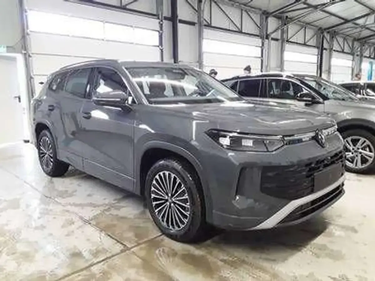 Gebraucht VW Tayron Life 150 PS (110 kW) 2025 Delfingrau metallic SUV
