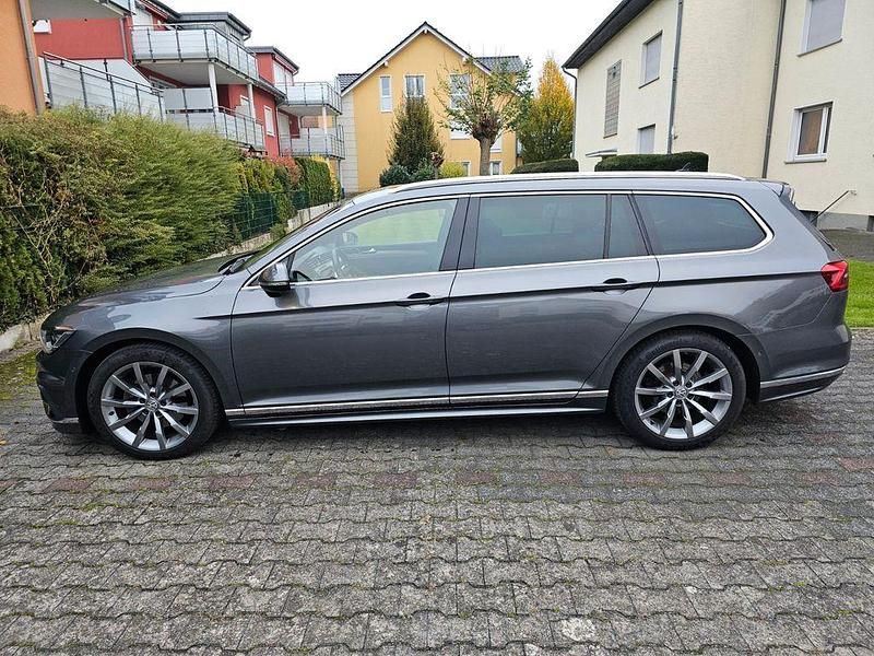 Gebraucht VW Passat R-line 179 PS (131 kW) 2017 Grau Limousine