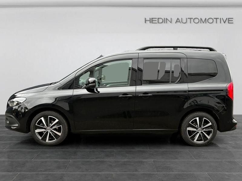 Gebraucht Mercedes T180 Advantage 116 PS (85 kW) 2024 Schwarz Van / Kleinbus