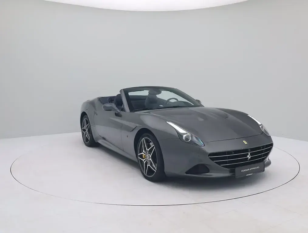 Gebraucht Ferrari California 560 PS (411 kW) 2015 Grigio silverstone 740 Cabrio