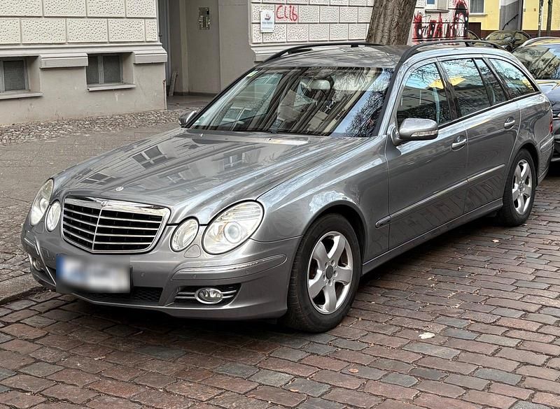 Gebraucht Mercedes E220 Avantgarde 170 PS (125 kW) 2009 Grau Kombi