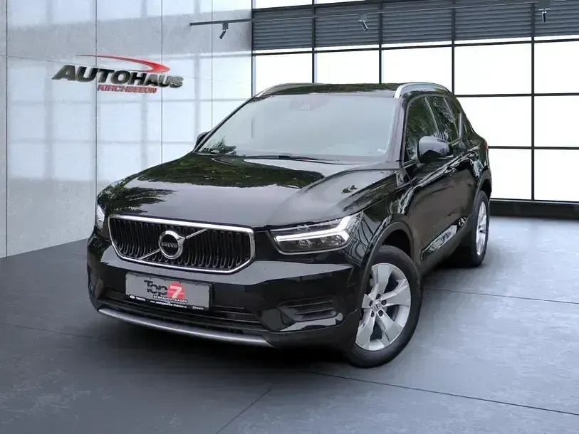Gebraucht Volvo XC40 Momentum 163 PS (119 kW) 2022 Schwarz SUV
