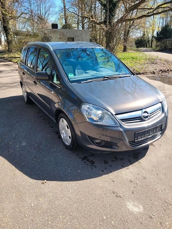 Gebraucht Opel Zafira 140 PS (102 kW) 2013 Andere farben Van / Kleinbus