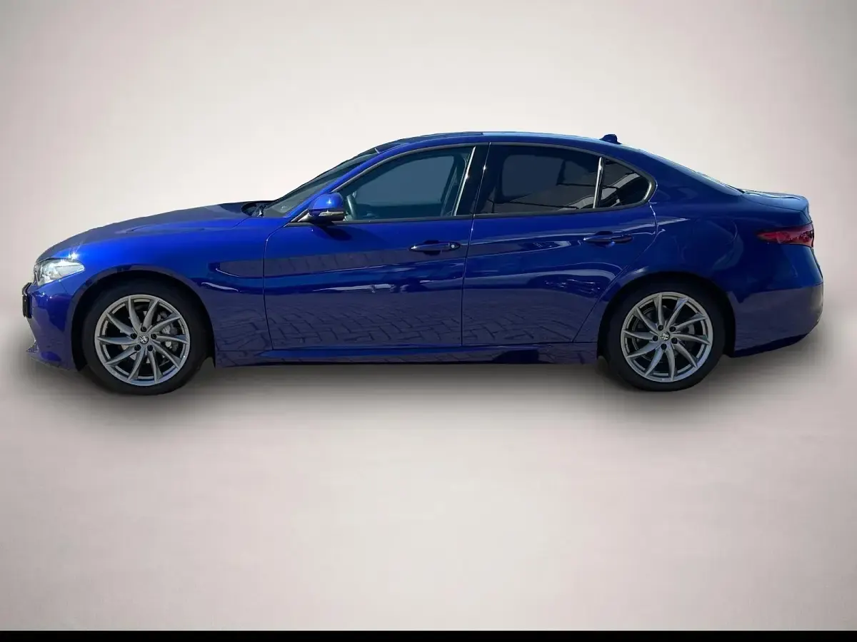 Gebraucht Alfa Romeo Giulia Sprint 190 PS (139 kW) 2022 Manufacturer Limousine