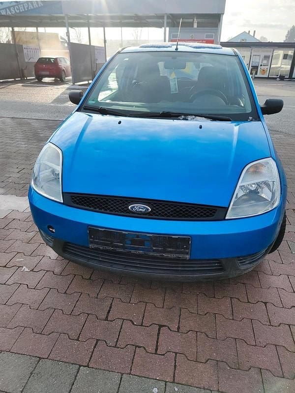 Gebraucht Ford Fiesta 68 PS (50 kW) 2004 Blau Kleinwagen