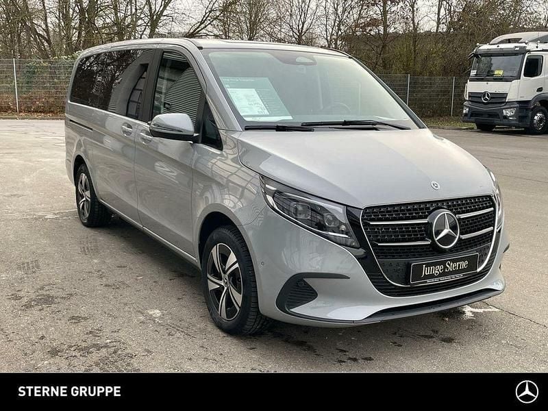 Gebraucht Mercedes V220 Style 163 PS (119 kW) 2025 Alpingrau Van / Kleinbus