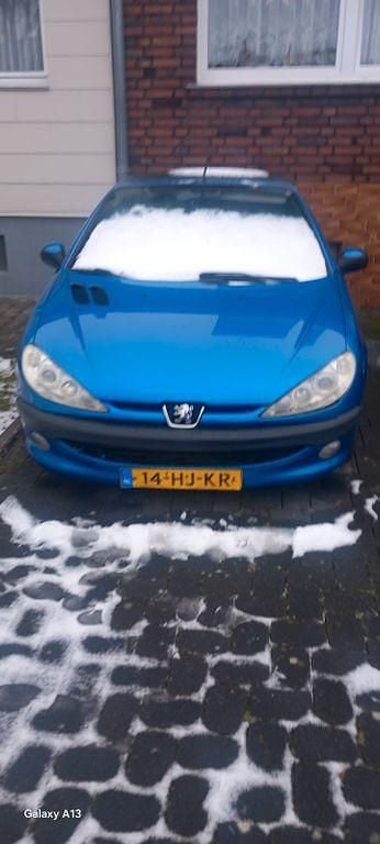 Gebraucht Peugeot 206 CC 109 PS (80 kW) 2001 Blau Cabrio