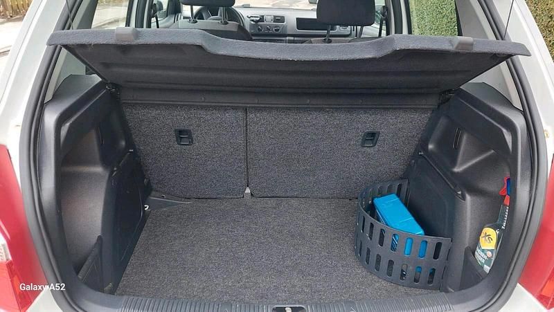 Gebraucht Skoda Fabia 60 PS (44 kW) 2012 Weiß Limousine