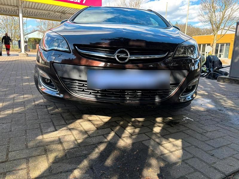 Gebraucht Opel Astra 110 PS (80 kW) 2012 Braun Kombi