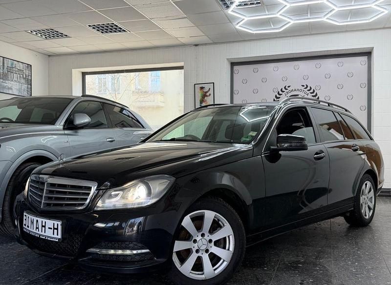 Gebraucht Mercedes C180 120 PS (88 kW) 2013 Schwarz Limousine