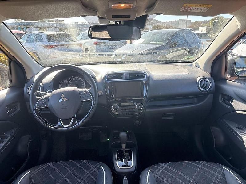 Second-hand Mitsubishi Space Star 71 CP (52 kW) 2023 Galben Hatchback