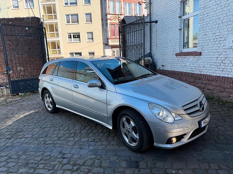 Grau Gebraucht 2007 Mercedes R350 Van / Kleinbus | 5.500 € (Fairer Preis) - Bild 1/4