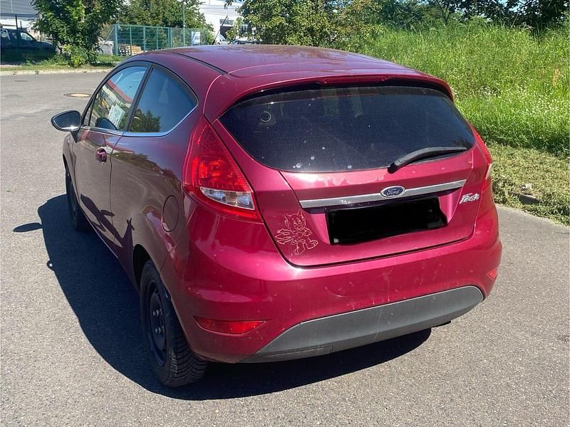 Gebraucht Ford Fiesta Titanium 82 PS (60 kW) 2011 Rot Kleinwagen
