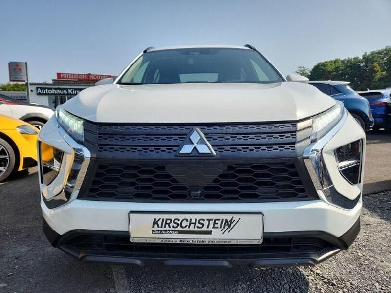 Gebraucht Mitsubishi Eclipse Cross Basis 188 PS (138 kW) 2022 Weiss SUV
