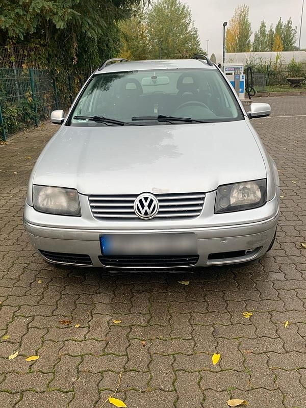 Silber Gebraucht 2003 VW Bora Limousine | 1.200 € (Guter Preis) - Bild 1/4