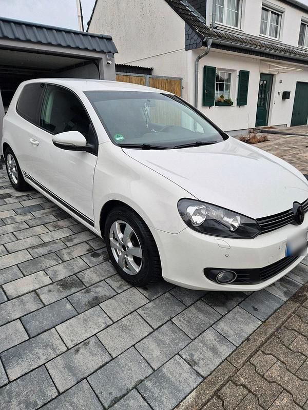 Gebraucht VW Golf VI 122 PS (89 kW) 2009 Weiß Kleinwagen