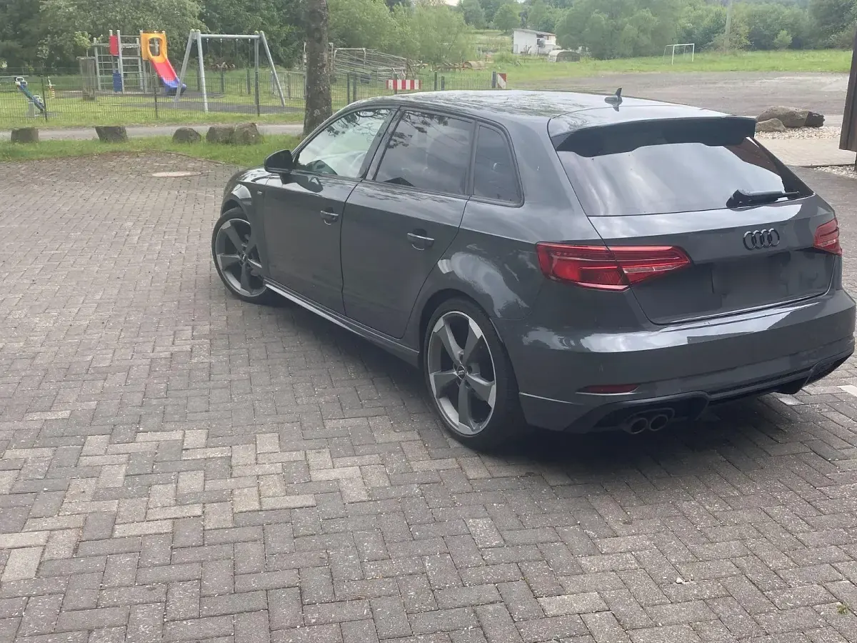 Gebraucht Audi A3 S-Line 150 PS (110 kW) 2018 Grau Limousine