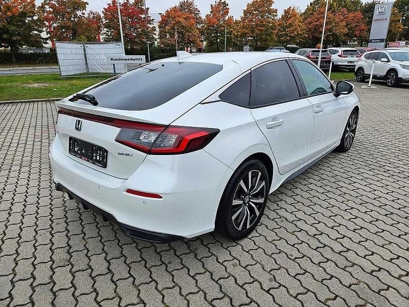Gebraucht Honda Civic Elegance 143 PS (105 kW) 2022 Platinum white pearl Limousine
