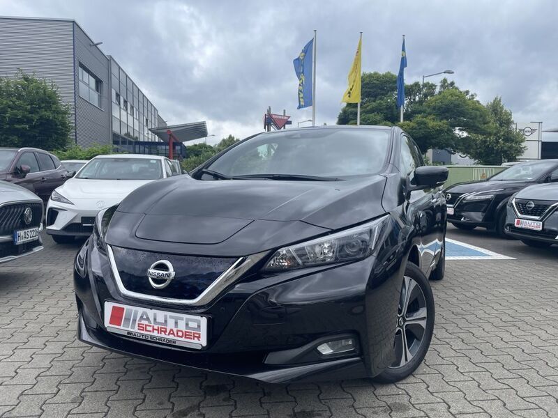 Schwarz Gebraucht 2022 Nissan Leaf N-Connecta Kleinwagen | 19.890 € (Fairer Preis) - Bild 1/4