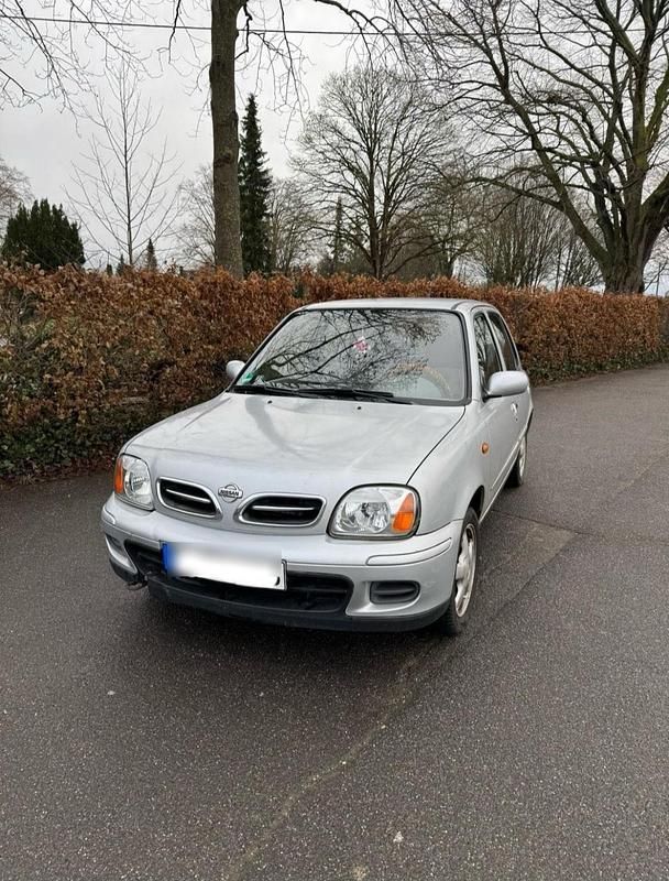 Silber Gebraucht 2000 Nissan Micra Kleinwagen | 1.700 € (Fairer Preis) - Bild 1/4