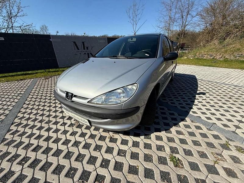 Gebraucht Peugeot 206 60 PS (44 kW) 2000 Silber Limousine