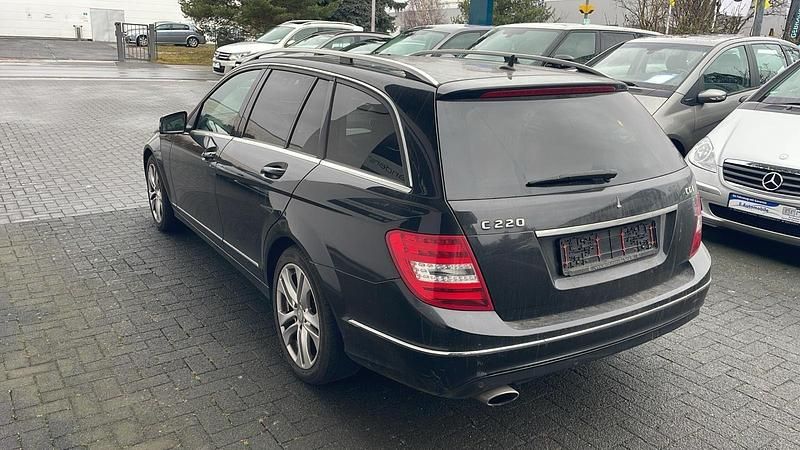 Gebraucht Mercedes C220 170 PS (125 kW) 2013 Schwarz Kombi