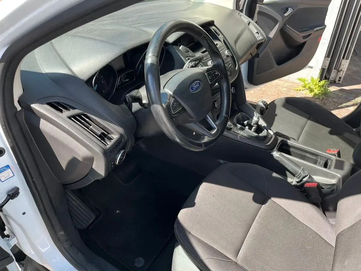 Gebraucht Ford Focus Trend 95 PS (69 kW) 2017 Weiß Kombi