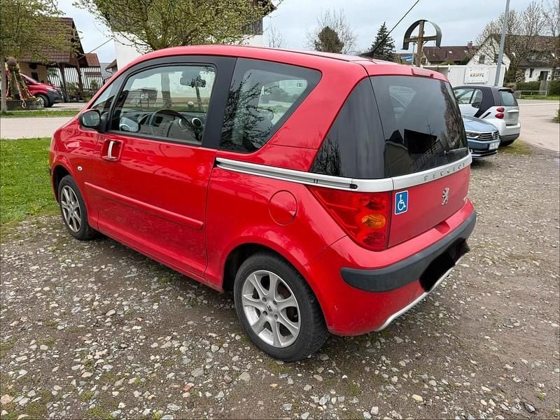 Gebraucht Peugeot 1007 68 PS (50 kW) 2007 Rot Van / Kleinbus